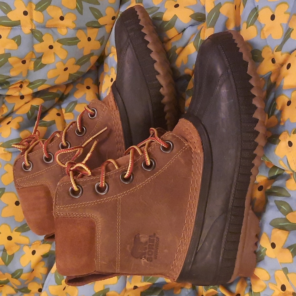 Like new Sorel waterproof duck boots